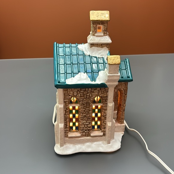 1993 CHRISTMAS VALLEY Collectible Series Porcelain Church Building w/light-VNTG - Picture 2 of 9